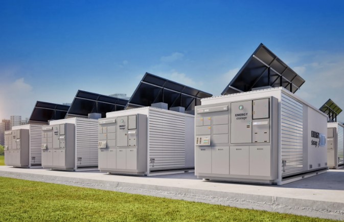 Гібридні сонячні електростанції для бізнесу: як працюють і де застосовуються